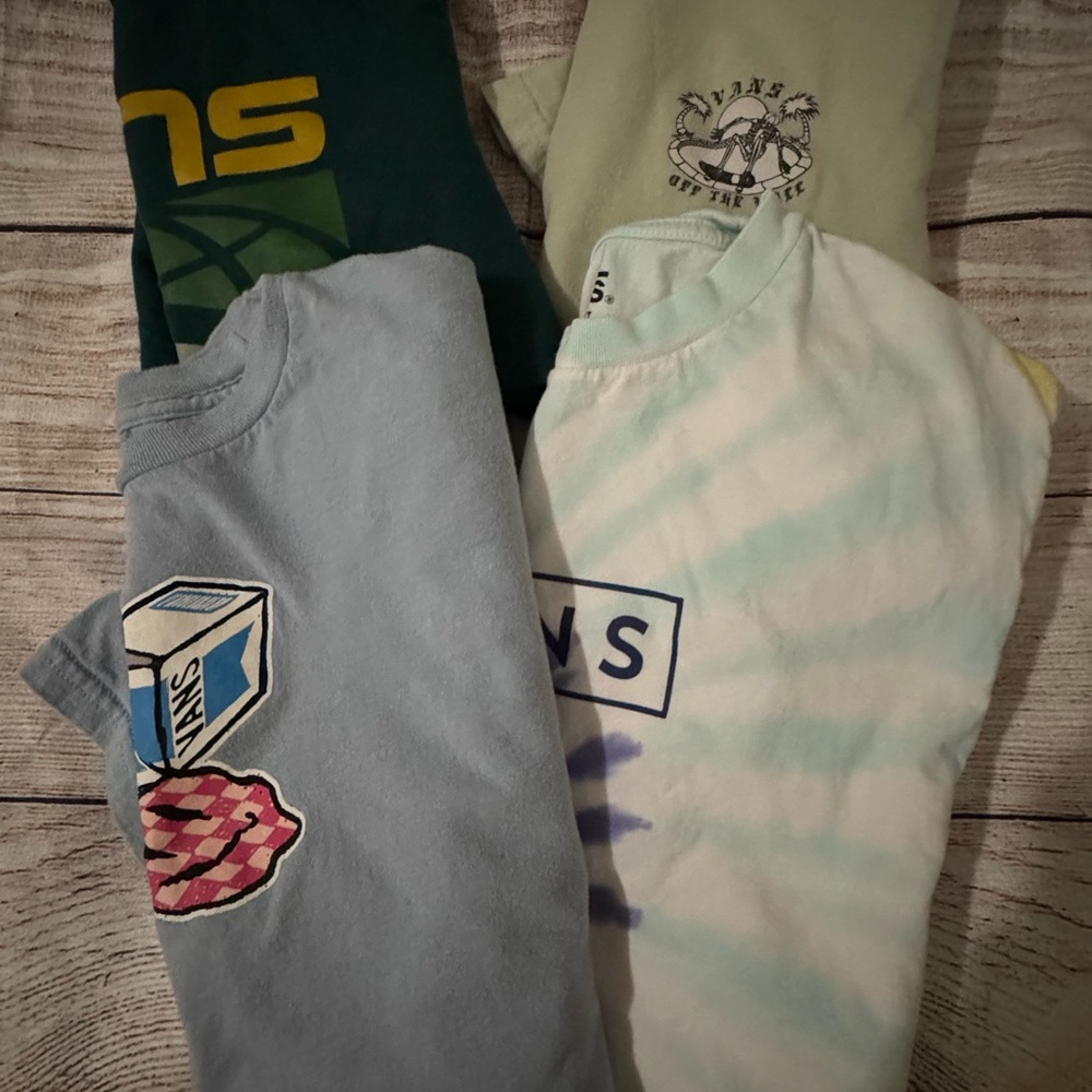 Bundle of boys Vans Graphic T-Shirts (4)